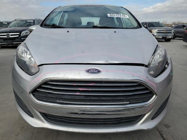 3FADP4EJXFM211613 - 2015 FORD FIESTA SE SILVER photo 5