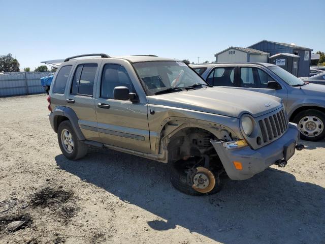 1J4GL48K65W584342 - 2005 JEEP LIBERTY SPORT GOLD photo 4