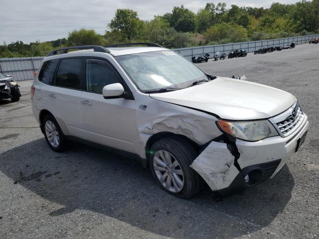 JF2SHADC7CH435004 - 2012 SUBARU FORESTER 2.5X PREMIUM WHITE photo 4