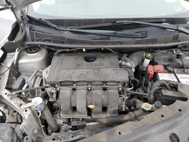 3N1AB7AP0JY262940 - 2018 NISSAN SENTRA S 银色 照片 11