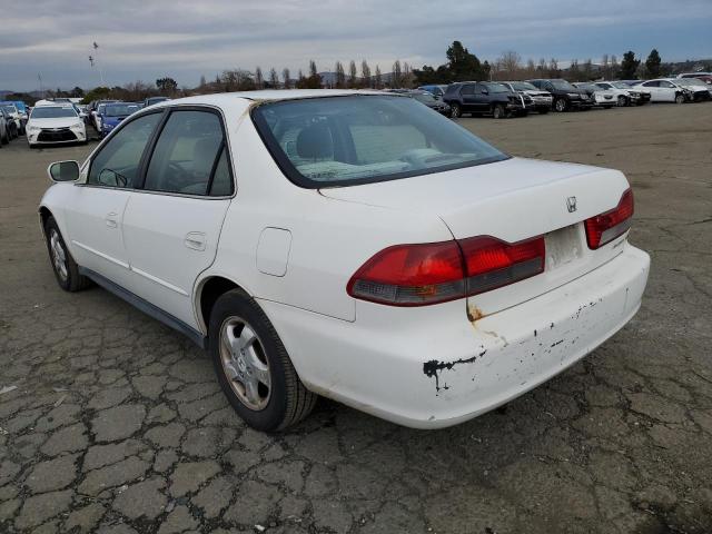 1HGCG65531A081153 - 2001 HONDA ACCORD LX WHITE photo 2