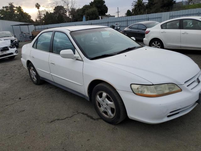 1HGCG65531A081153 - 2001 HONDA ACCORD LX WHITE photo 4