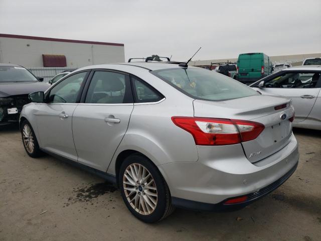 1FAHP3H26CL477823 - 2012 FORD FOCUS SEL SILVER photo 2