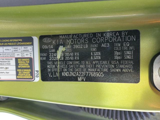 KNDJN2A22F7768905 - 2015 KIA SOUL GREEN photo 13