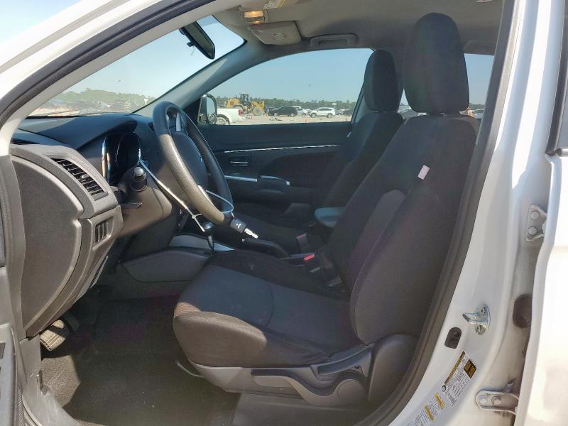 JA4AP3AU8KU034616 - 2019 MITSUBISHI OUTLANDER ES თეთრი ფოტო 7