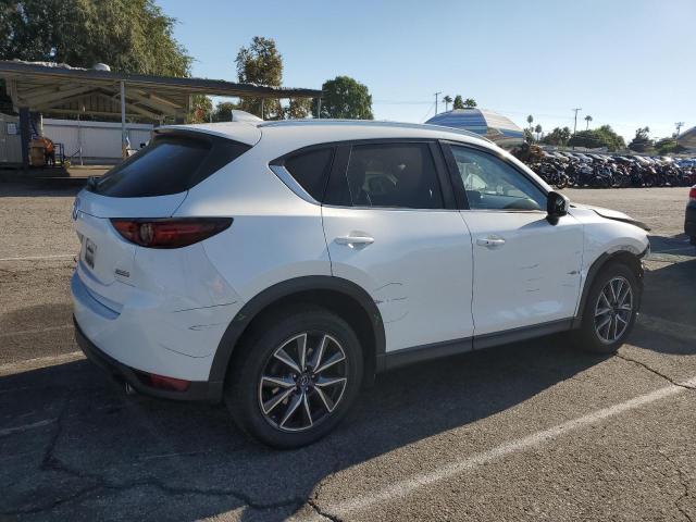 JM3KFADM8J1343295 - 2018 MAZDA CX-5 GRAND TOURING WHITE photo 3