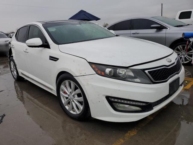 5XXGR4A68DG093854 - 2013 KIA OPTIMA SX WHITE photo 4