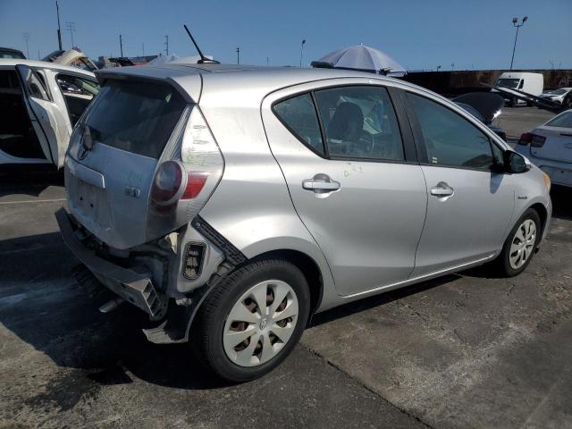 JTDKDTB33D1528489 - 2013 TOYOTA PRIUS C 银色 照片 3