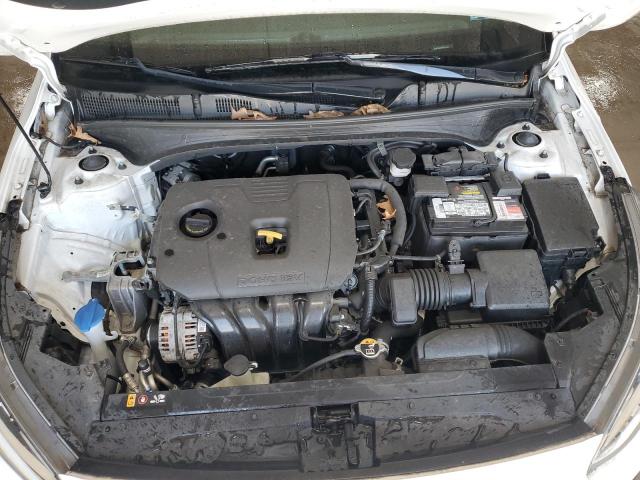 3KPF24AD2ME291224 - 2021 KIA FORTE FE WHITE photo 11