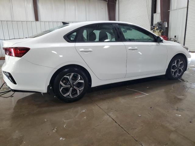3KPF24AD2ME291224 - 2021 KIA FORTE FE WHITE photo 3