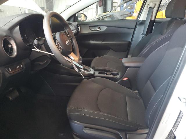 3KPF24AD2ME291224 - 2021 KIA FORTE FE WHITE photo 7