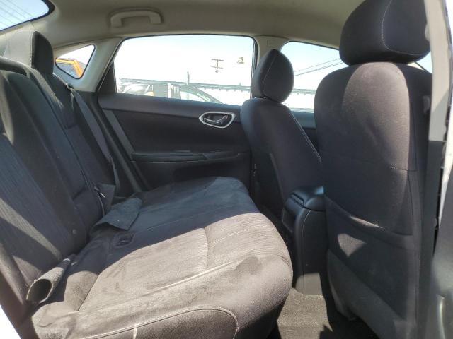 3N1AB7AP3JL629522 - 2018 NISSAN SENTRA S 白色 照片 10