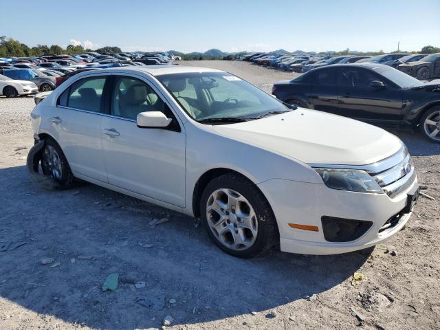 3FAHP0HA3AR364965 - 2010 FORD FUSION SE WHITE photo 4
