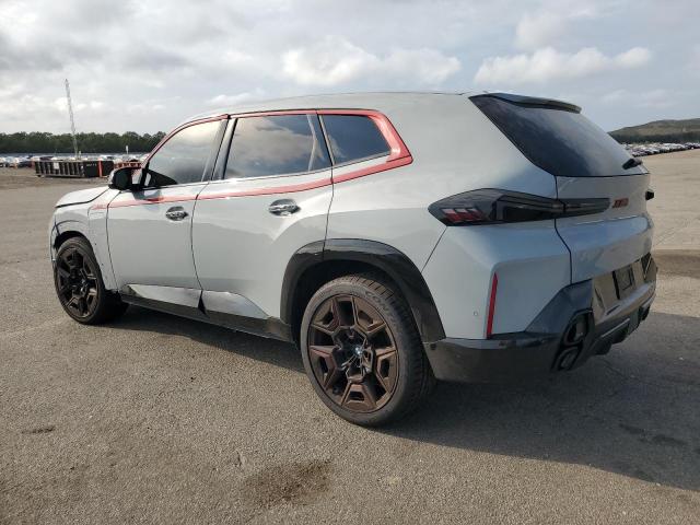 5YM33CS04R9U57056 - 2024 BMW XM LABEL Մոխրագույն լուսանկար 2