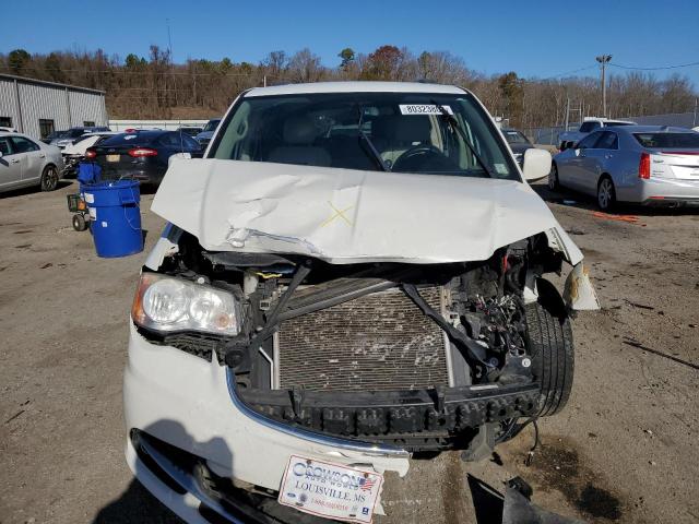 2C4RC1BG6DR555612 - 2013 CHRYSLER TOWN & COU TOURING WHITE photo 5