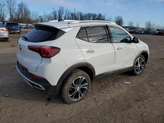 KL4MMFSL4NB015607 - 2022 BUICK ENCORE GX ESSENCE WHITE photo 3