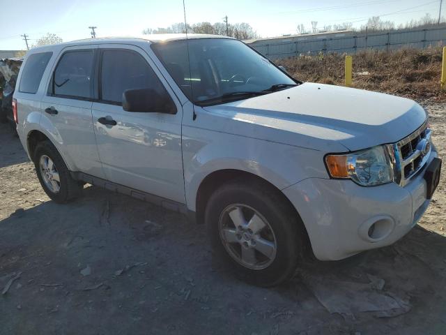 1FMCU0C73CKA72003 - 2012 FORD ESCAPE XLS WHITE photo 4