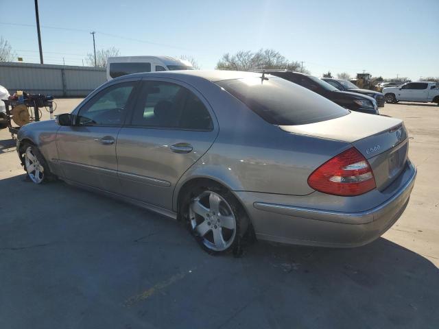 WDBUF70J94A426818 - 2004 MERCEDES-BENZ E 500 GRAY photo 2