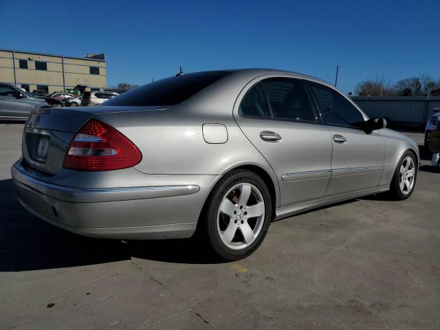 WDBUF70J94A426818 - 2004 MERCEDES-BENZ E 500 GRAY photo 3