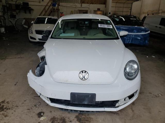 3VWJP7AT3DM632041 - 2013 VOLKSWAGEN BEETLE WHITE photo 5