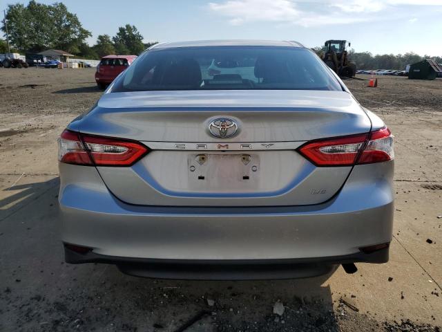 4T1B11HK1JU063812 - 2018 TOYOTA CAMRY L SILVER photo 6