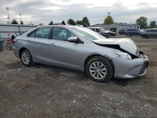 4T4BF1FK1FR496645 - 2015 TOYOTA CAMRY LE SILVER photo 4