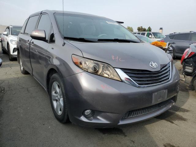 5TDKK3DC7ES425096 - 2014 TOYOTA SIENNA LE GRAY photo 4