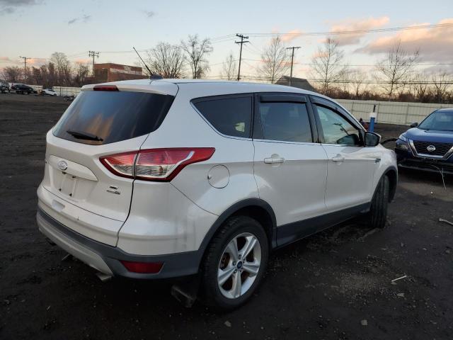 1FMCU9GXXFUA14235 - 2015 FORD ESCAPE SE WHITE photo 3