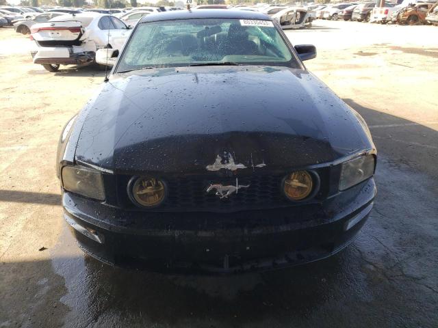 1ZVHT82H355135637 - 2005 FORD MUSTANG GT BLACK photo 5