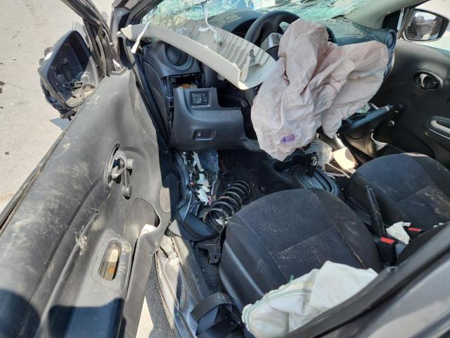 3N1CN7AP3JL803086 - 2018 NISSAN VERSA S GRAY photo 8