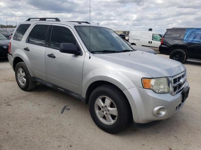 1FMCU9D79BKA76185 - 2011 FORD ESCAPE XLT SILVER photo 4