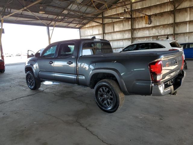 3TMBZ5DN3PM038606 - 2023 TOYOTA TACOMA DOUBLE CAB Grau Foto 2