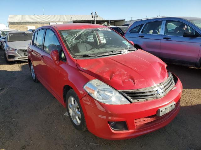 3N1BC1CPXAL397299 - 2010 NISSAN VERSA S RED photo 4