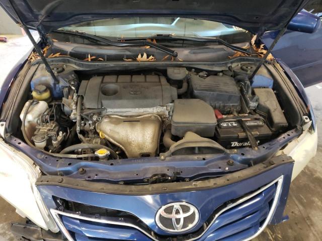 4T1BF3EK1BU674653 - 2011 TOYOTA CAMRY BASE BLUE photo 11