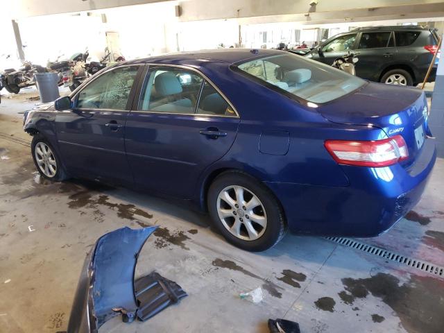 4T1BF3EK1BU674653 - 2011 TOYOTA CAMRY BASE BLUE photo 2