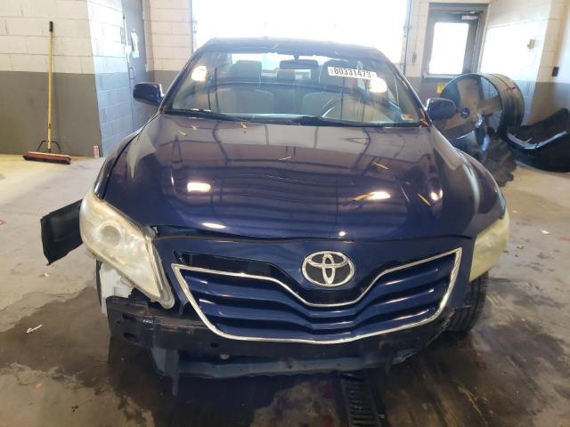 4T1BF3EK1BU674653 - 2011 TOYOTA CAMRY BASE BLUE photo 5