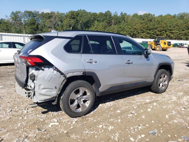 2T3P1RFV1NC294712 - 2022 TOYOTA RAV4 XLE SILVER photo 3