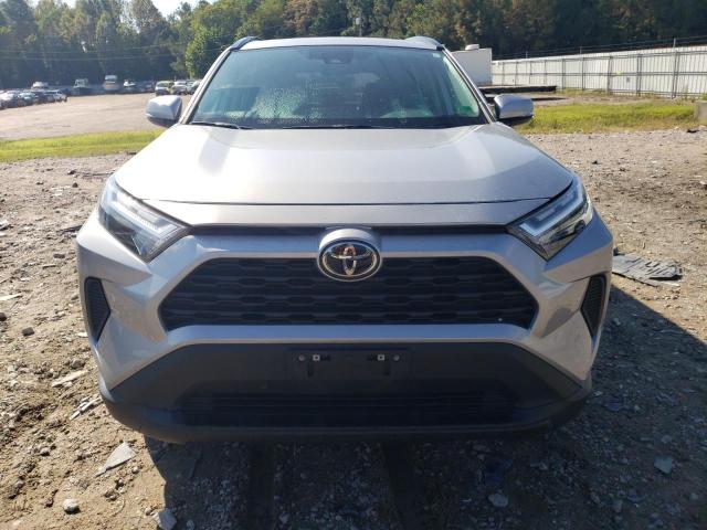 2T3P1RFV1NC294712 - 2022 TOYOTA RAV4 XLE SILVER photo 5