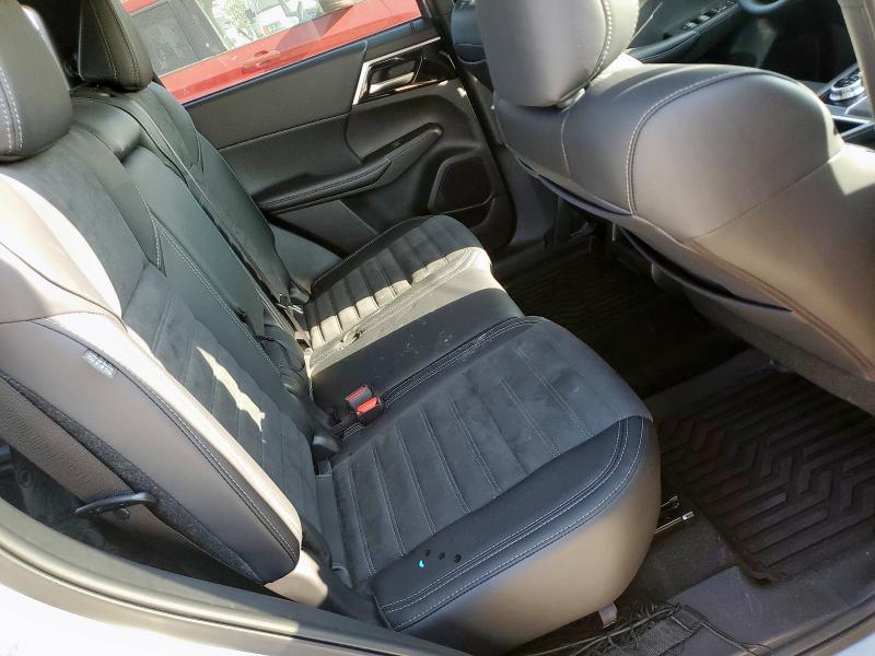 JA4J3VA88RZ073021 - 2024 MITSUBISHI OUTLANDER SE SILVER photo 11