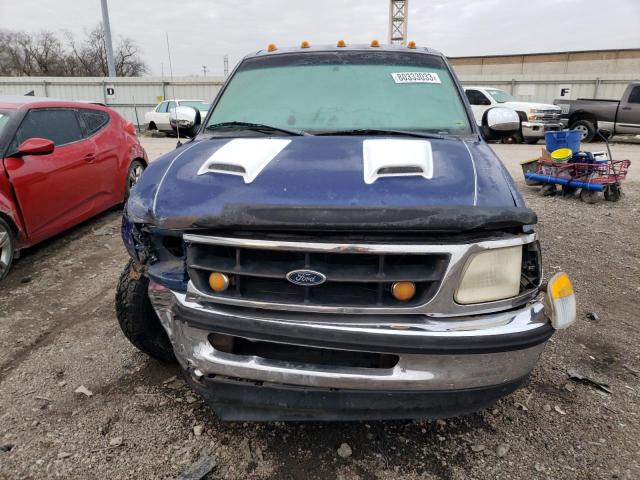 1FTZF0766WKA31332 - 1998 FORD F150 BLUE photo 5