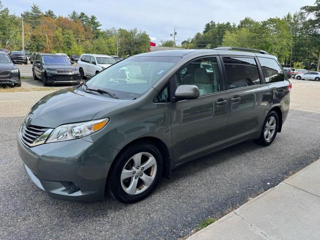 5TDKK3DC2CS206057 - 2012 TOYOTA SIENNA LE GREEN photo 2