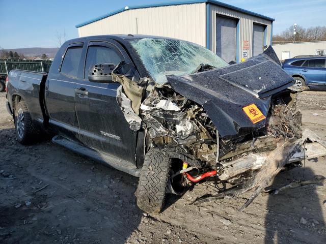 5TFUY5F17JX723246 - 2018 TOYOTA TUNDRA DOUBLE CAB SR/SR5 BLACK photo 4