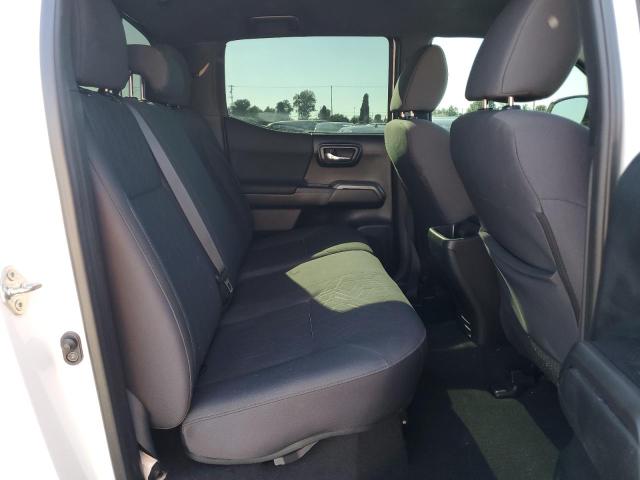 3TMAZ5CNXJM063216 - 2018 TOYOTA TACOMA DOUBLE CAB Белый фото 10