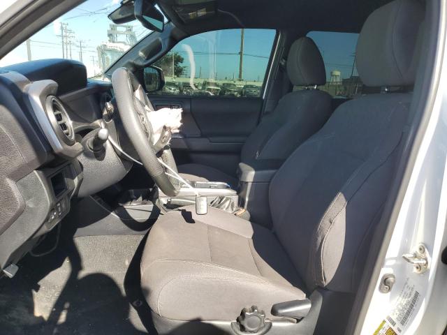 3TMAZ5CNXJM063216 - 2018 TOYOTA TACOMA DOUBLE CAB Белый фото 7
