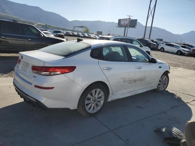 5XXGU4L33JG190862 - 2018 KIA OPTIMA EX WHITE photo 3