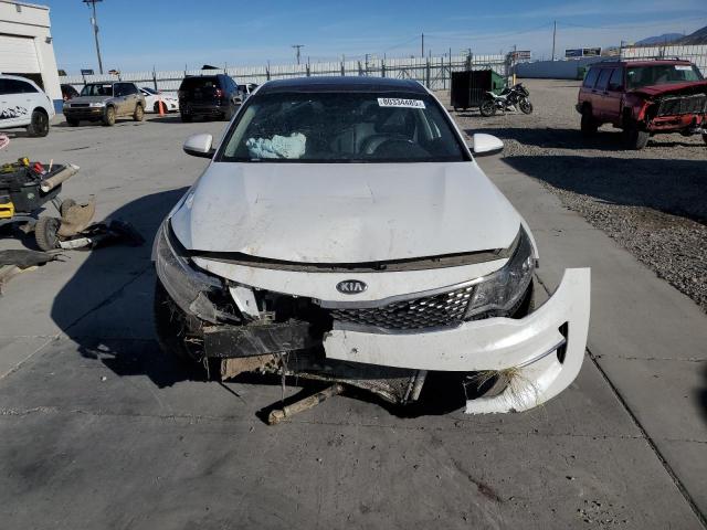5XXGU4L33JG190862 - 2018 KIA OPTIMA EX WHITE photo 5