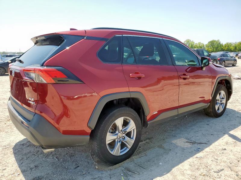 4T3RWRFV4NU058726 - 2022 TOYOTA RAV4 XLE Qırmızı foto 3