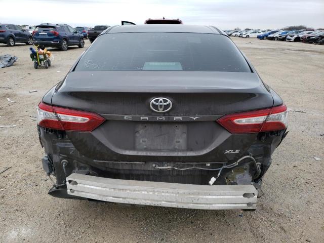 4T1B11HK4JU043358 - 2018 TOYOTA CAMRY L GRAY photo 6