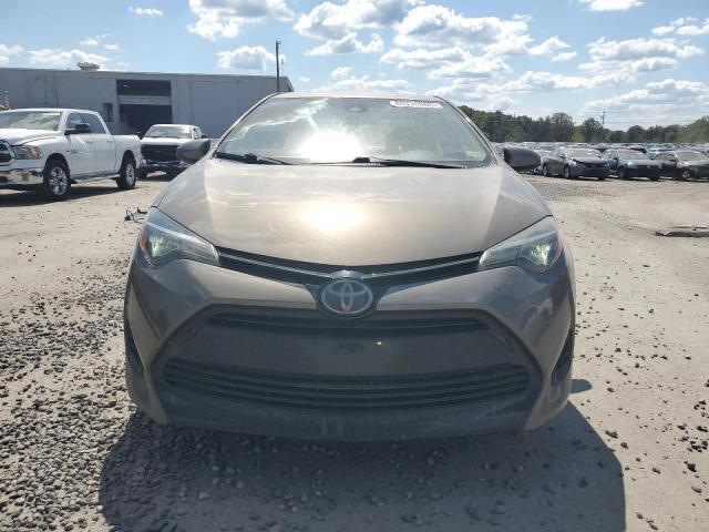 2T1BURHE6JC981993 - 2018 TOYOTA COROLLA L Grau Foto 5