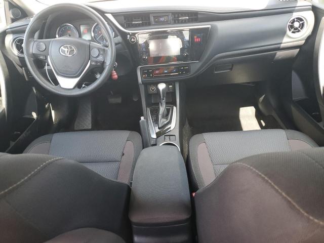 2T1BURHE6JC981993 - 2018 TOYOTA COROLLA L Grau Foto 8